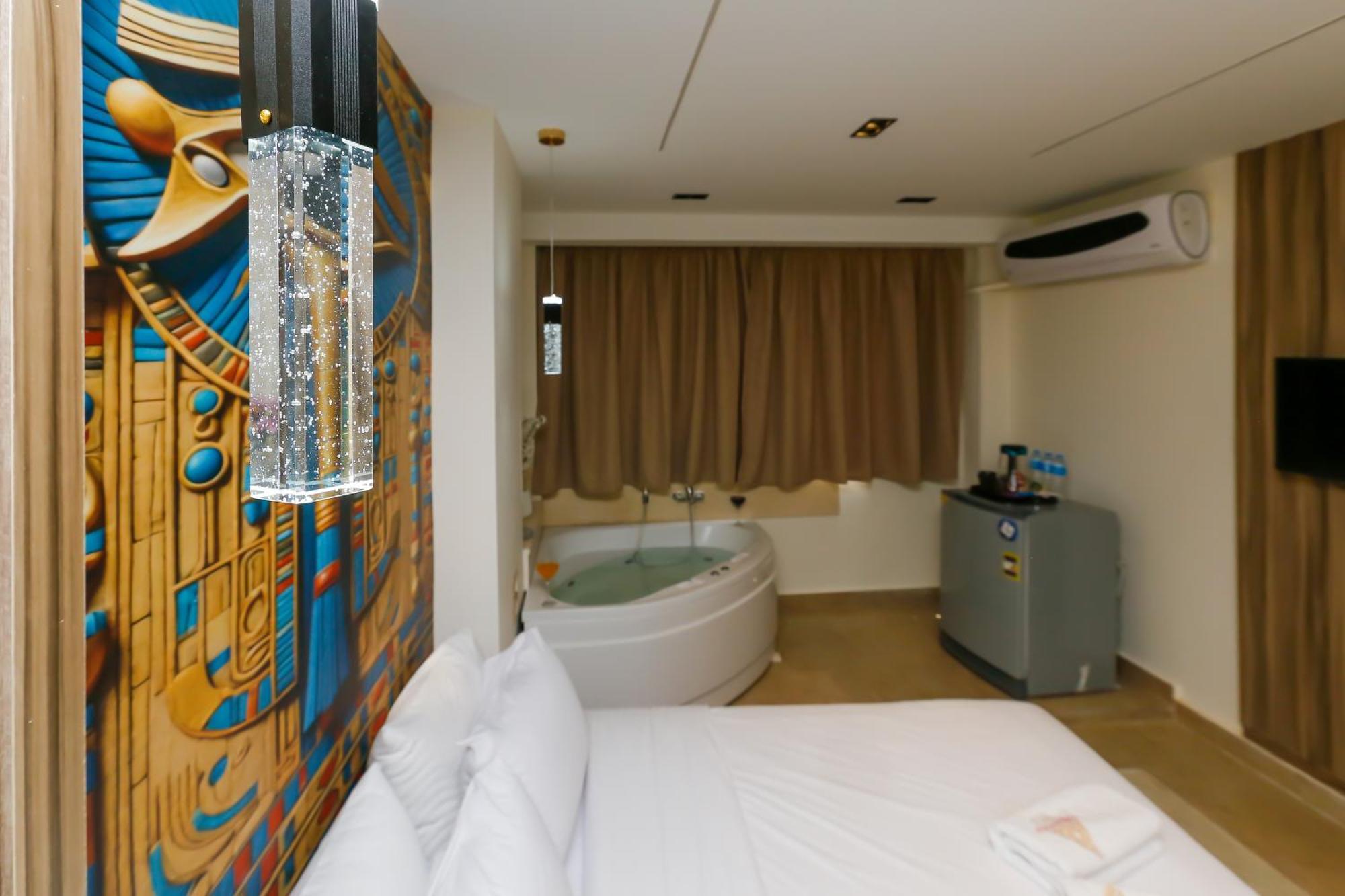 Apartment Pyramids View& Grand Museum With Jacuzzi On Eleven Floor & Roof Restaurant Cairo