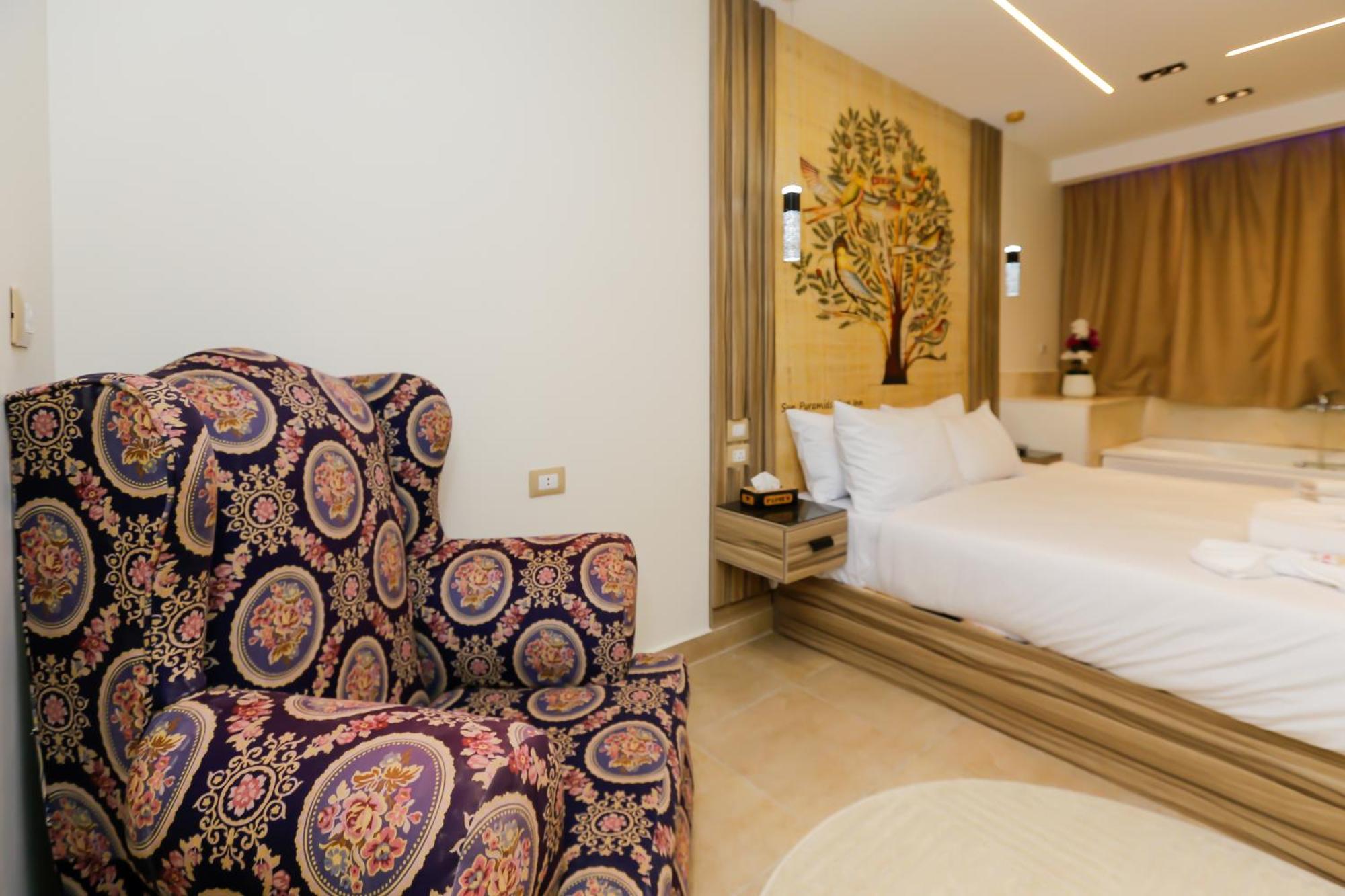 Pyramids View& Grand Museum With Jacuzzi On Eleven Floor & Roof Restaurant Apartment *