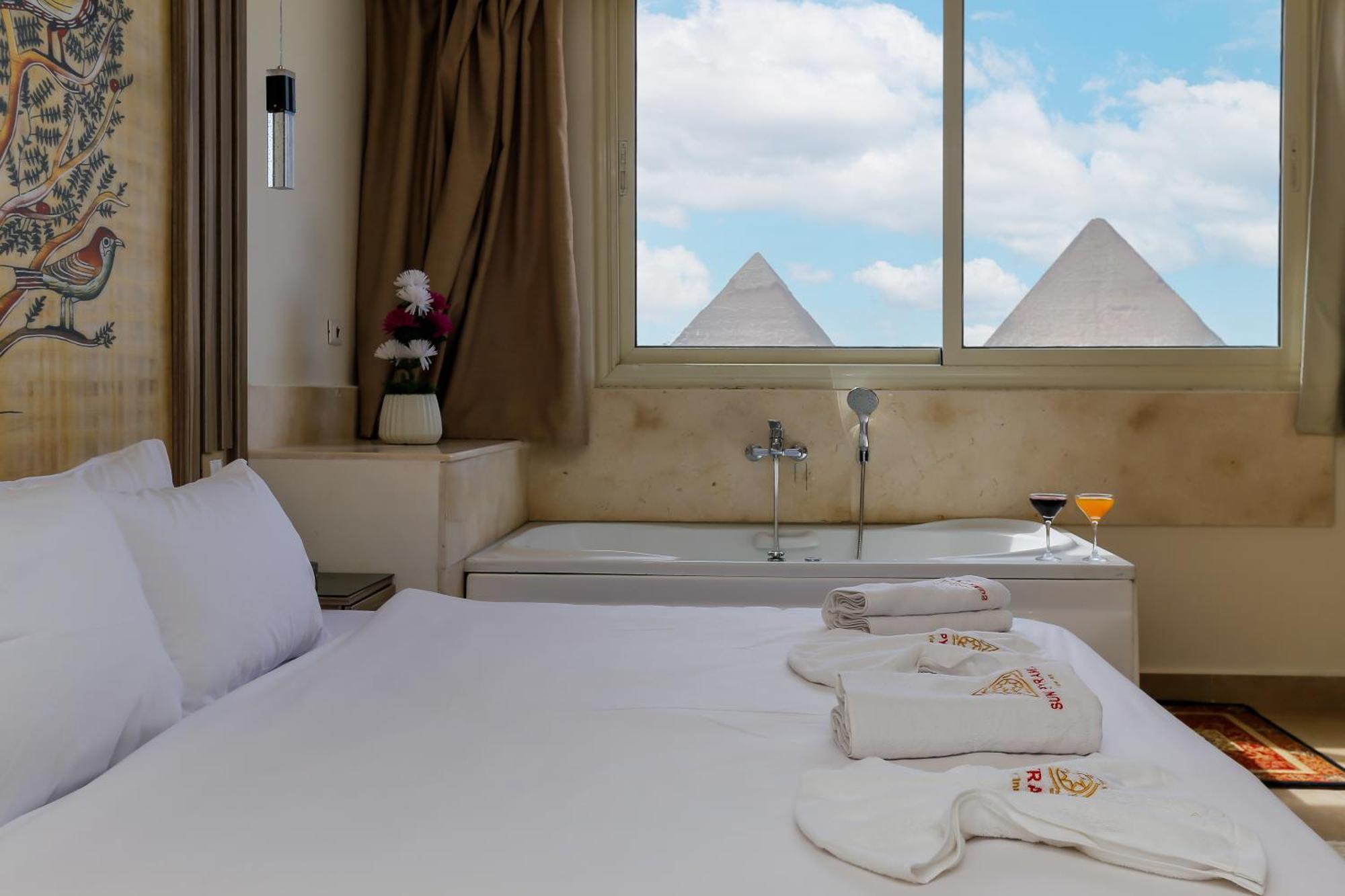 Apartment Pyramids View& Grand Museum With Jacuzzi On Eleven Floor & Roof Restaurant *