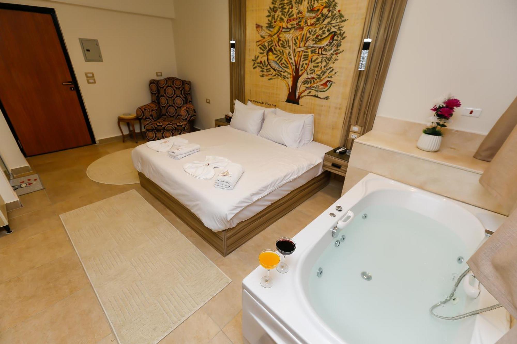 Pyramids View& Grand Museum With Jacuzzi On Eleven Floor & Roof Restaurant * Cairo