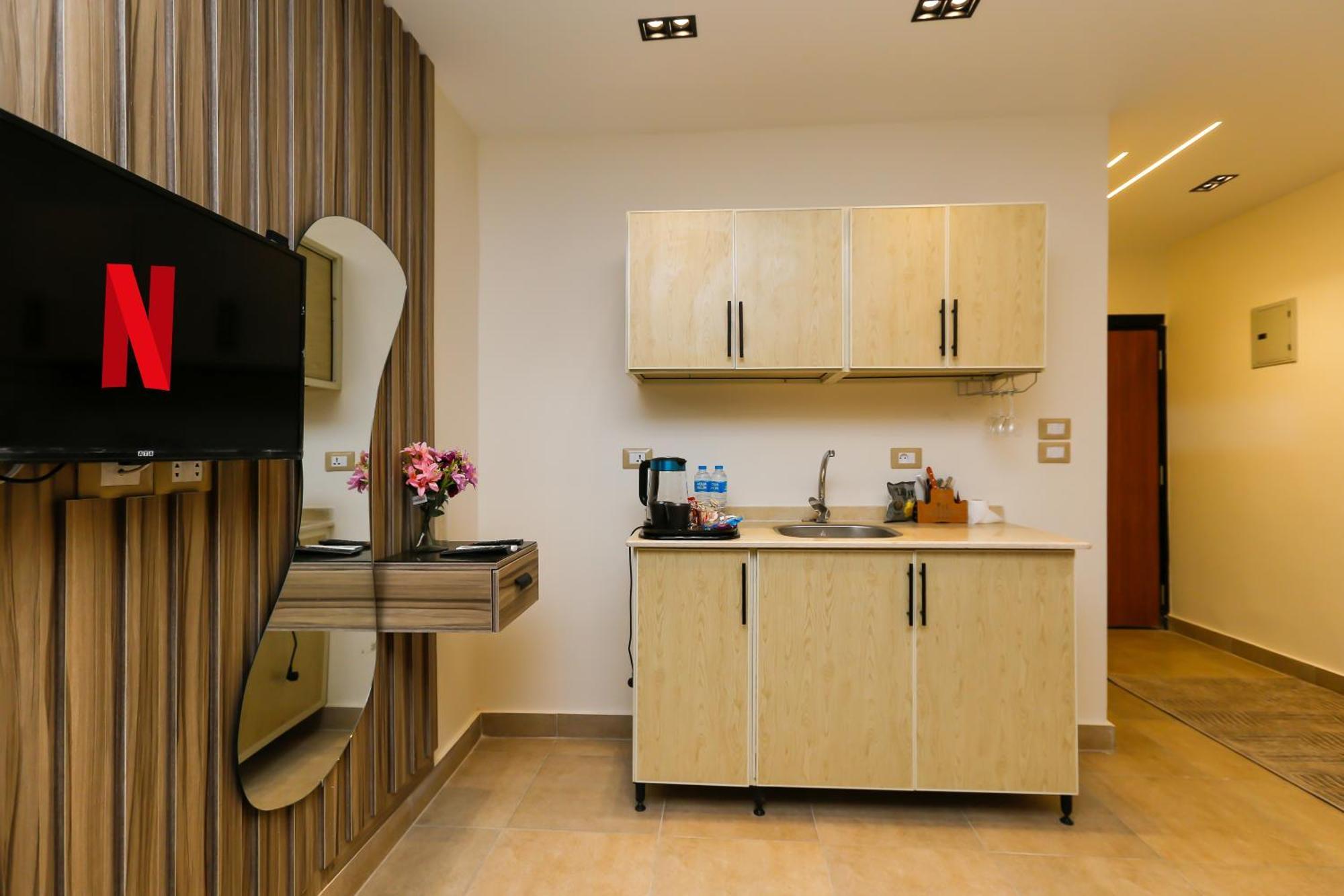Pyramids View& Grand Museum With Jacuzzi On Eleven Floor & Roof Restaurant Apartment