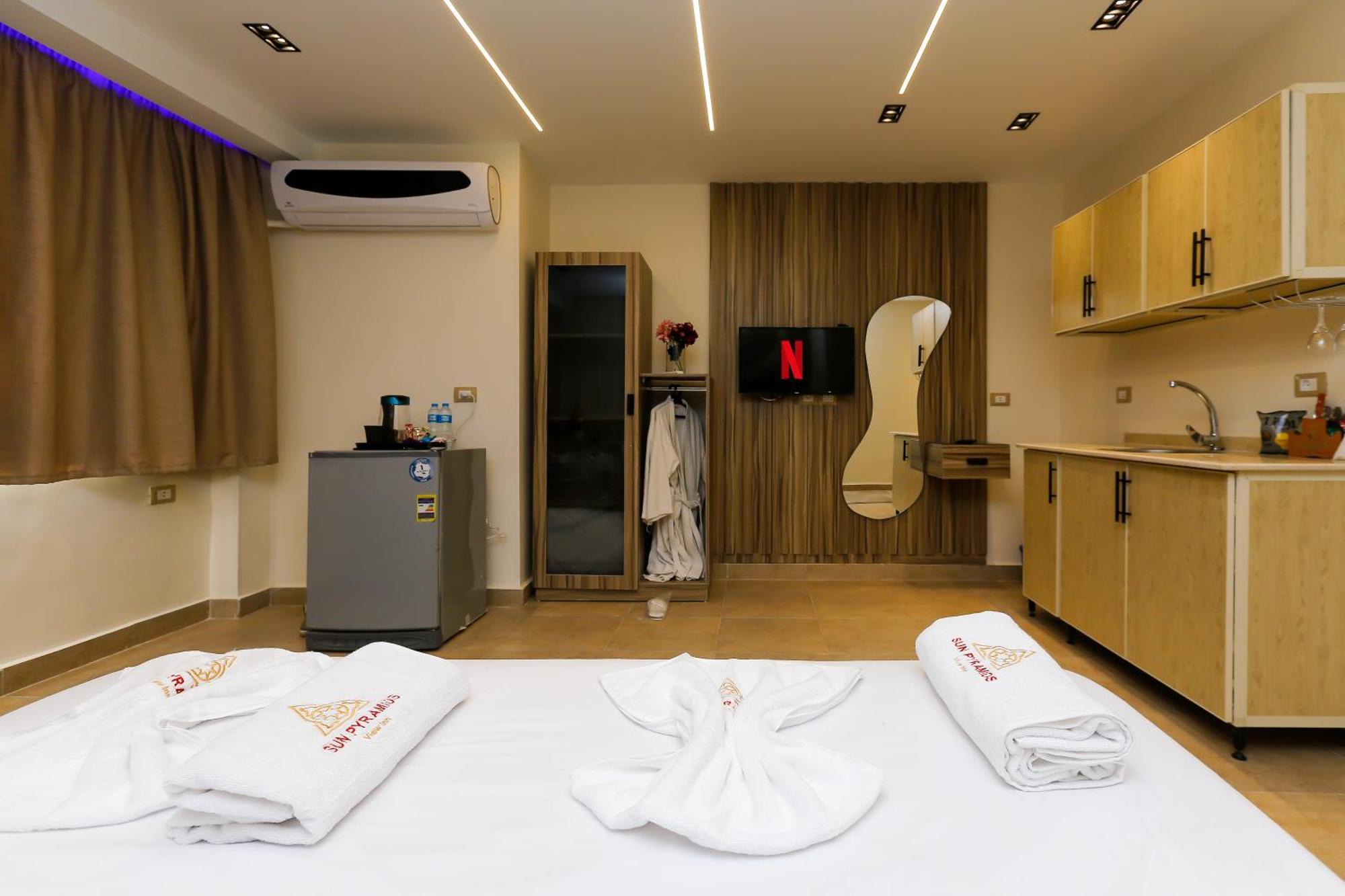 Pyramids View& Grand Museum With Jacuzzi On Eleven Floor & Roof Restaurant Cairo